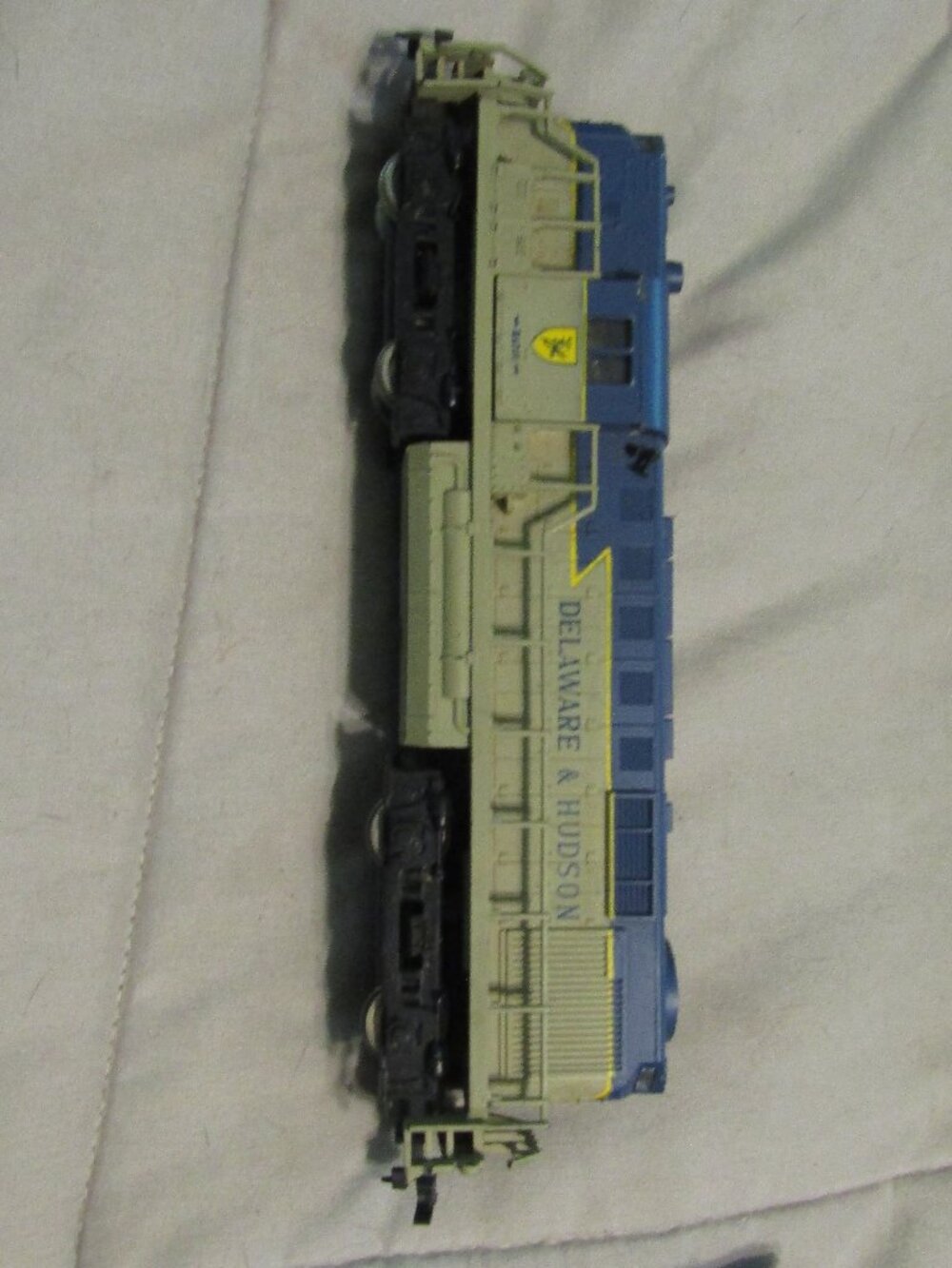 Rare HO DELAWARE & HUDSON Diesel Locomotive Train Car Lightening Stripe